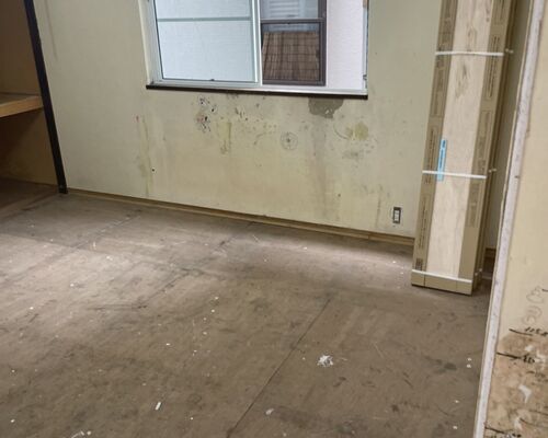 4BAFF9E9-2898-4318-87C8-798A25CDCB6F